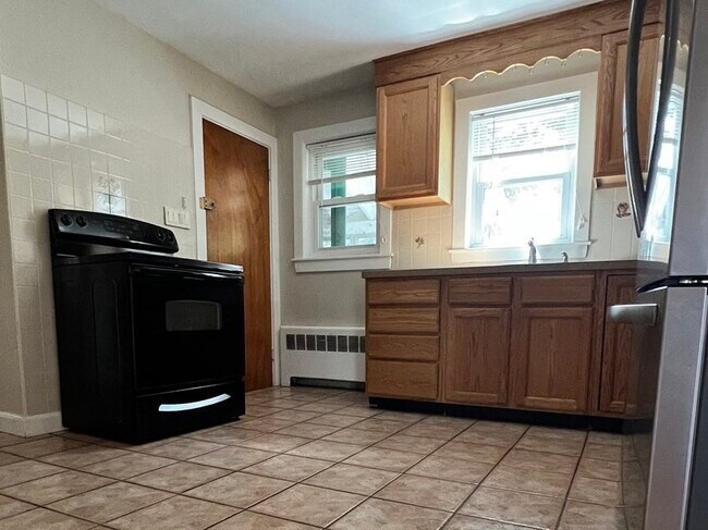 4 Mangano Ct, Unit 4 in Watertown, MA - Building Photo - Building Photo