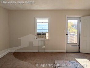 714 Broadway, Unit #4 in Somerville, MA - Foto de edificio - Building Photo