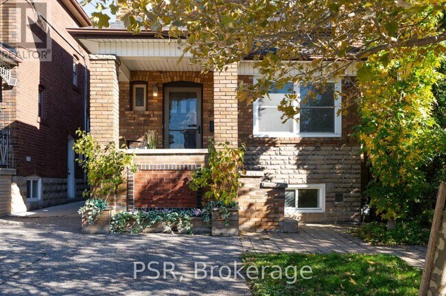217 Northcliffe Blvd in Toronto, ON - Building Photo - Building Photo