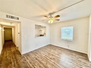 7150 E Bank Dr in Tampa, FL - Building Photo - Building Photo