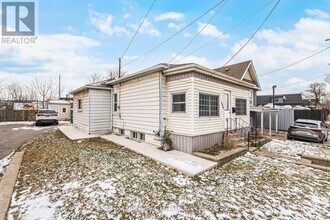 266 Beach Rd in Hamilton, ON - Building Photo - Building Photo