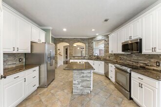 11 S Bendrook Loop in Conroe, TX - Building Photo - Building Photo