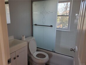 721 River St-Unit -2 in Mamaroneck, NY - Building Photo - Building Photo