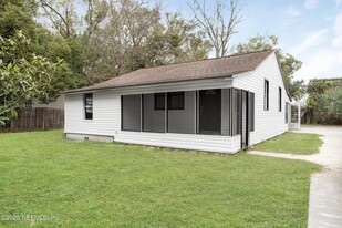 1035 Odessa Dr E in Jacksonville, FL - Building Photo