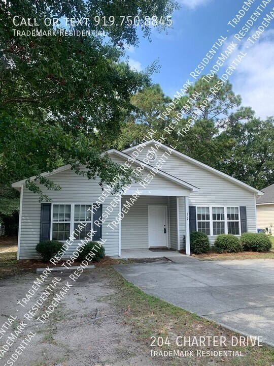 204 Charter Dr in Wilmington, NC - Building Photo