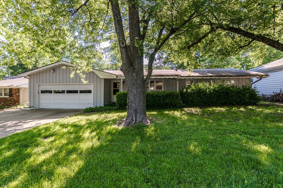 1138 S Belcrest Ave in Springfield, MO - Foto de edificio