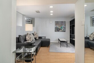 2122 18th St NW in Washington, DC - Building Photo - Building Photo