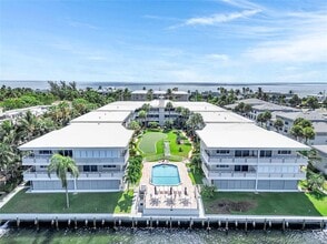 1198 Hillsboro Mile in Hillsboro Beach, FL - Building Photo - Building Photo