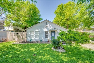5000 Lynndale Dr in Austin, TX - Building Photo - Building Photo