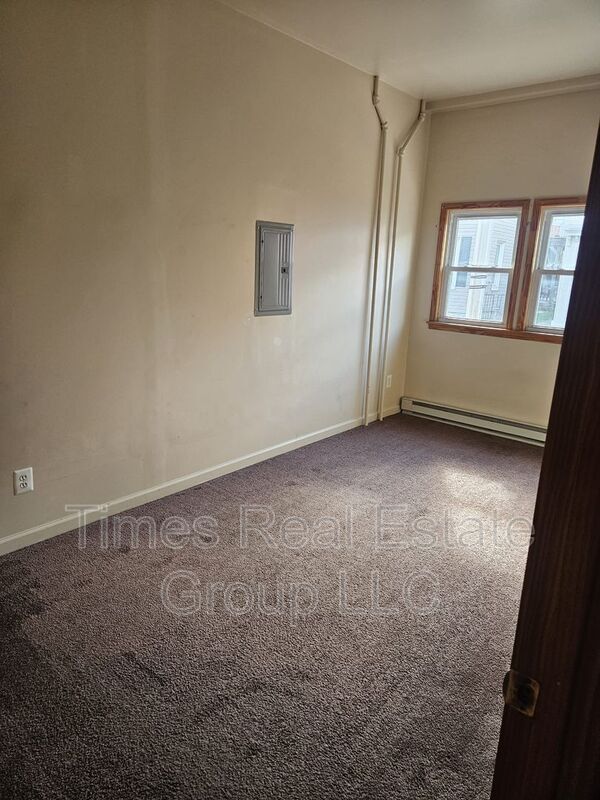 19 W Main St in Fleetwood, PA - Building Photo - Building Photo