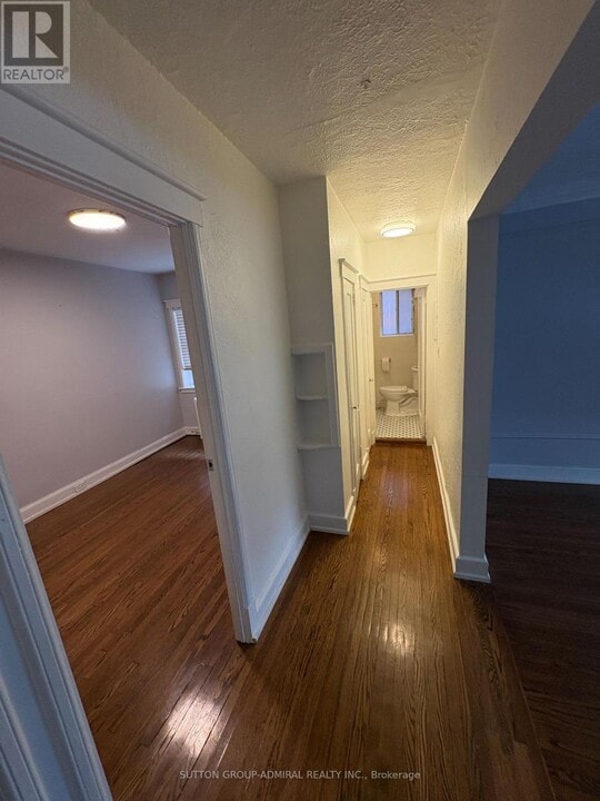 1648 Bathurst St in Toronto, ON - Building Photo