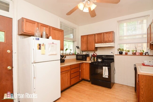 6310 N Glenwood Ave, Unit 2 in Chicago, IL - Building Photo - Building Photo