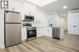 1233 University Ave W in Windsor, ON - Building Photo - Building Photo