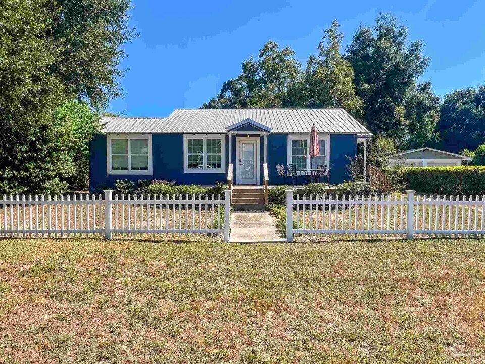 1315 Dexter Ave in Pensacola, FL - Building Photo