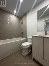 430-1430 Square One Dr in Mississauga, ON - Building Photo - Building Photo