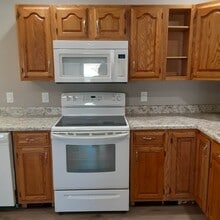 8 Canty Ln in Fairview Heights, IL - Building Photo - Building Photo