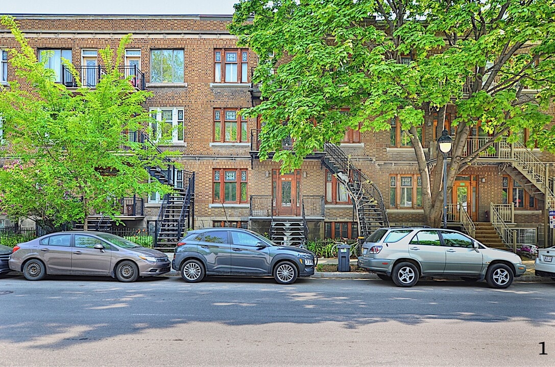 4105 Av. Papineau in Montréal, QC - Building Photo