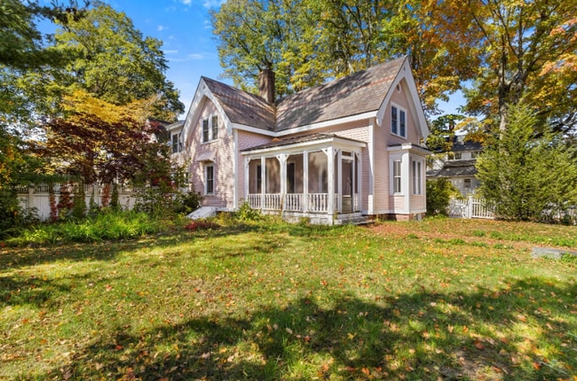34 Thoreau St in Concord, MA - Building Photo - Building Photo