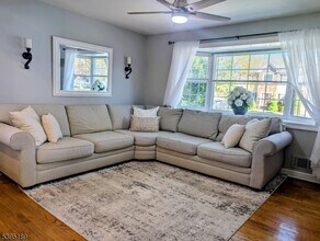 190 Oak St in Bridgewater, NJ - Building Photo - Building Photo