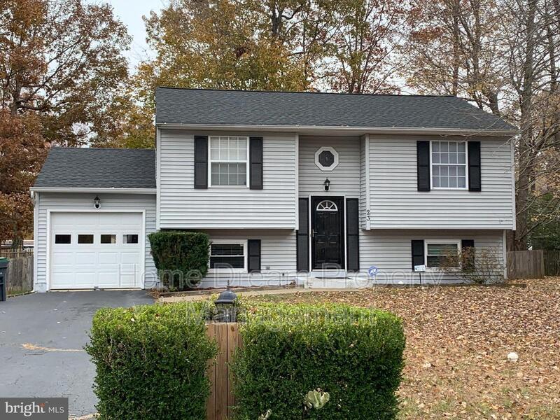 23 St Albans Blvd in Stafford, VA - Foto de edificio