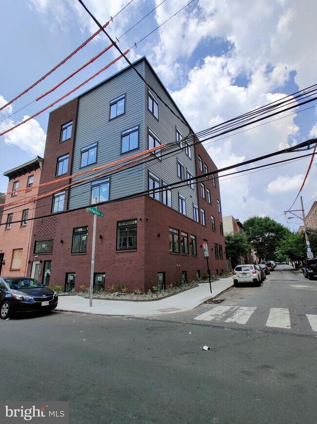 812 N 16th St-Unit -6 in Philadelphia, PA - Building Photo - Building Photo