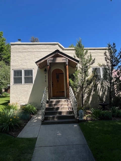 property at 978 E 5th Ave