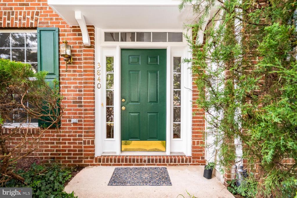 3840 Dominion Mill Dr in Alexandria, VA - Building Photo