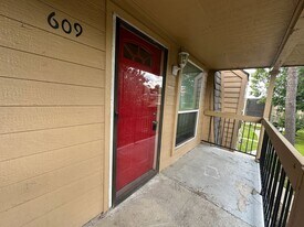 16120 Stuebner Airline Rd in Spring, TX - Building Photo
