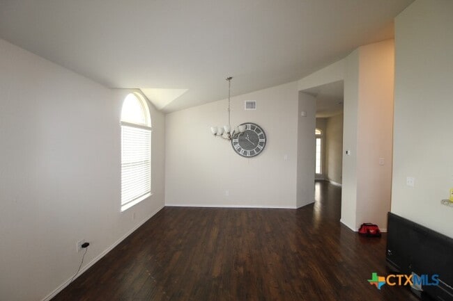 property at 1406 Lubbock Dr