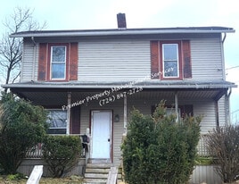 76 2nd Ave in Sharon, PA - Building Photo