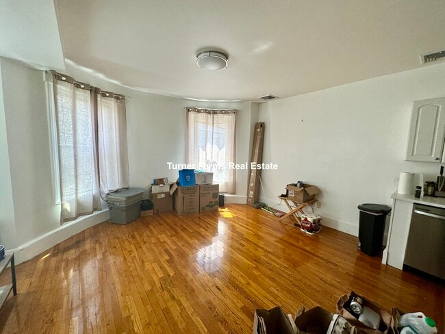 46 Cameron St, Unit 2 in Brookline, MA - Building Photo - Building Photo