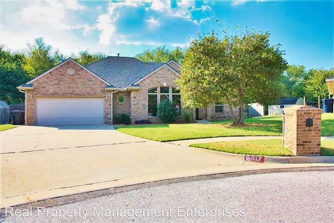 617 Wicket Pl Photo