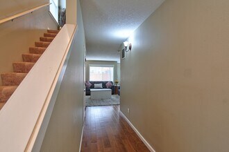 17536 SW Parkway Ct in Sherwood, OR - Foto de edificio - Building Photo