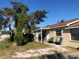 7105 Poinsetta Ave, Unit 3 in Cape Canaveral, FL - Building Photo
