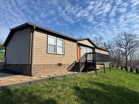 206 Hialeah Dr in Kingsport, TN - Building Photo