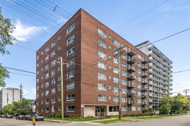 Sadler's Court Apartments