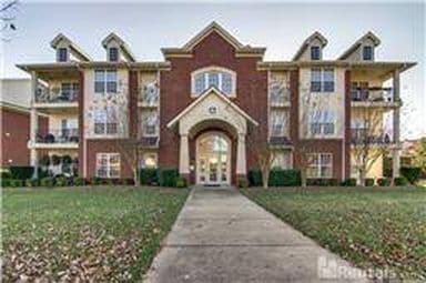 3201 Aspen Grove Drive, Unit A7 in Franklin, TN - Foto de edificio