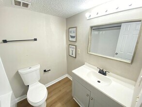 121 Oyster Bay Cir in Altamonte Springs, FL - Building Photo - Building Photo