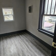 1371 E Blaine St in Springfield, MO - Building Photo - Building Photo