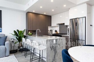 1151 Sunset Dr in Kelowna, BC - Building Photo - Building Photo