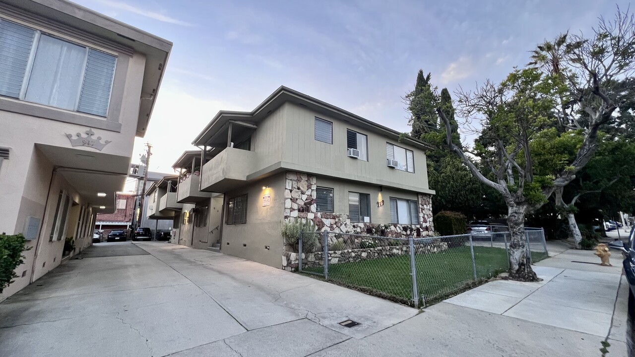 919 N Orange Grove Ave, Unit 3 in West Hollywood, CA - Building Photo