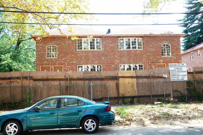 14924 Sanford Ave in Flushing, NY - Building Photo - Building Photo