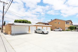 4461 Green Ave in Los Alamitos, CA - Building Photo - Building Photo