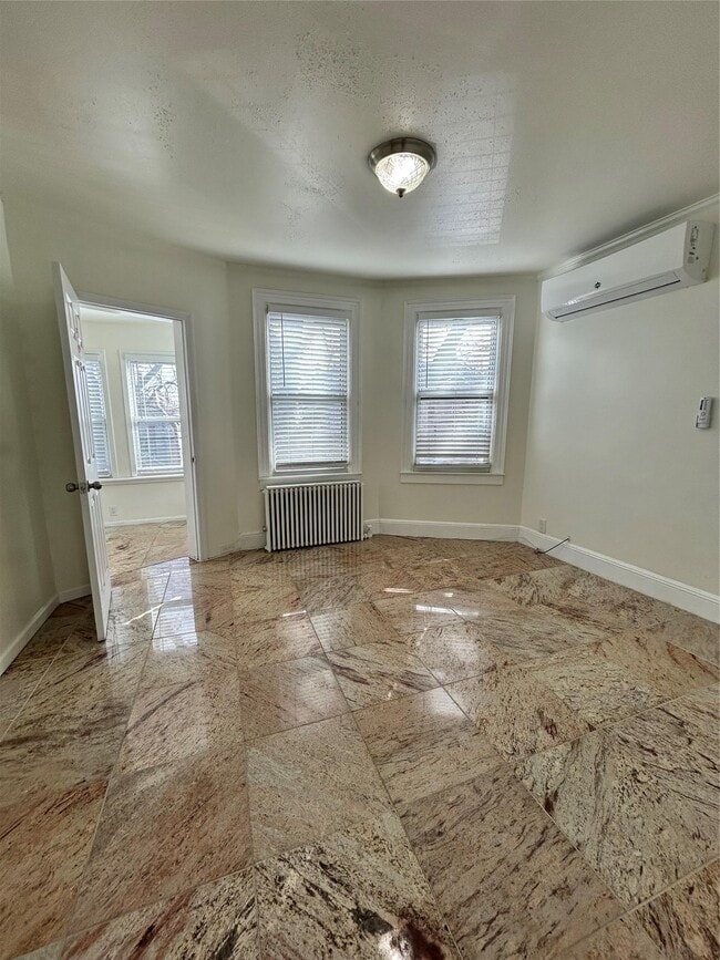 13-34 125th St in Queens, NY - Building Photo - Building Photo