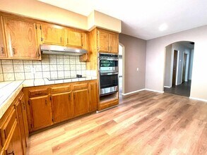 18099 Jayhawk Dr in Penn Valley, CA - Building Photo - Building Photo