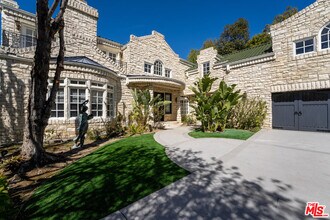 2387 Stratford Cir in Los Angeles, CA - Building Photo - Building Photo