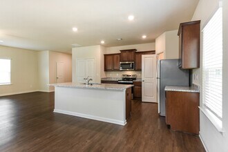 150 Innis Brk Cir in Cartersville, GA - Building Photo - Building Photo