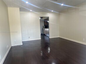 4120 Woodside Dr-Unit -N-S in Coral Springs, FL - Building Photo - Building Photo