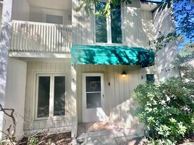 402 75th Ave N in Myrtle Beach, SC - Building Photo