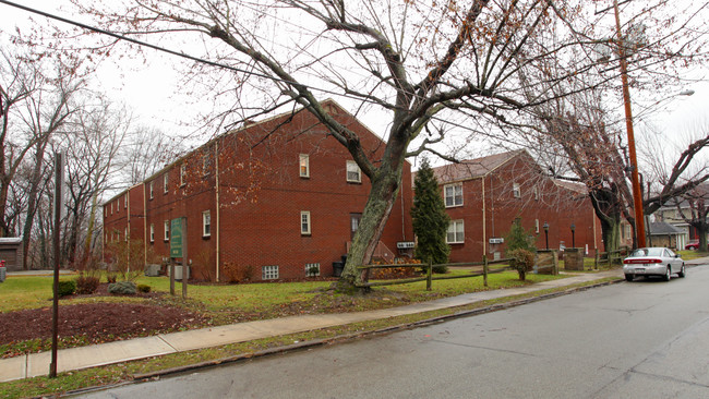 Pennwood Apartments in Pittsburgh, PA - Building Photo - Building Photo